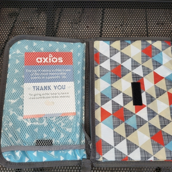 Axios Diaper Changing Station - Picture 4 of 7